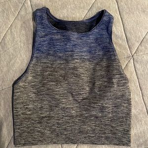 Lululemon sports bra/ crop top